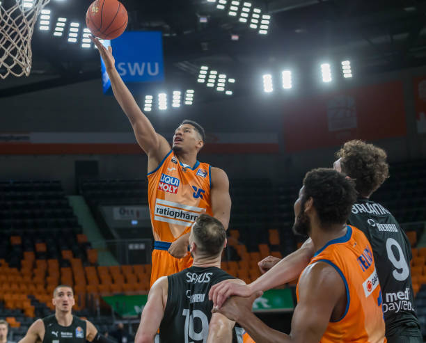 阿诺德与皇 阿诺德与皇